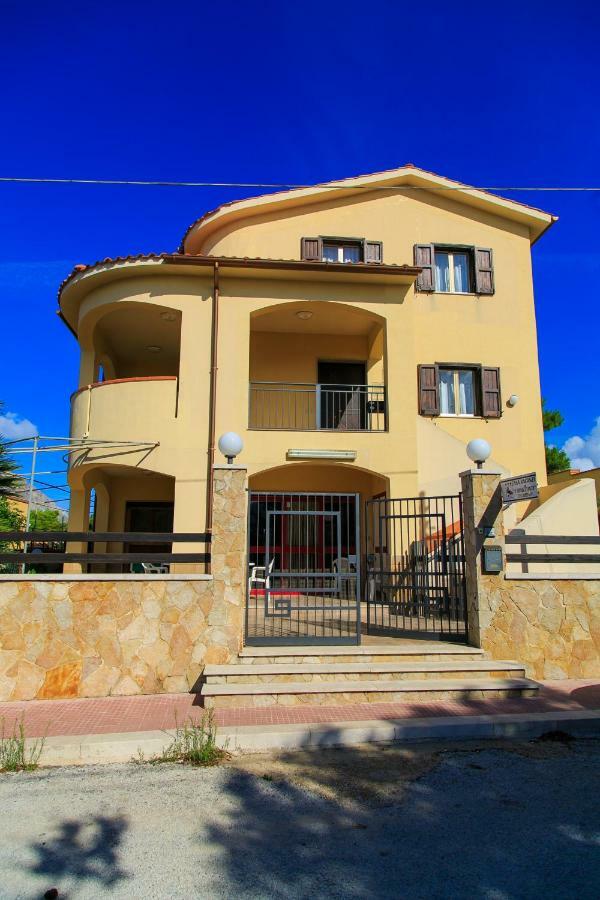 Casa Vacanze L'Orizzonte Valderice Exterior foto